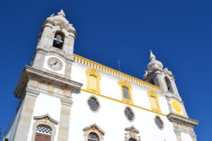 Faro, Algarve, Portugal: una hermosa ciudad rica en cultura e historia.