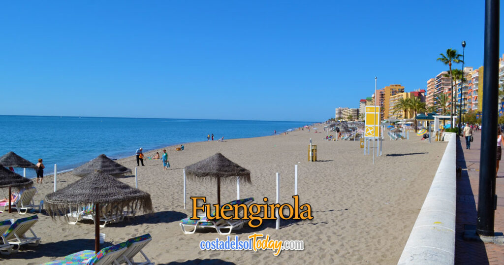 Fuengirolos promenada (El Paseo) Smėlėti paplūdimiai ir saulėtas dangus
