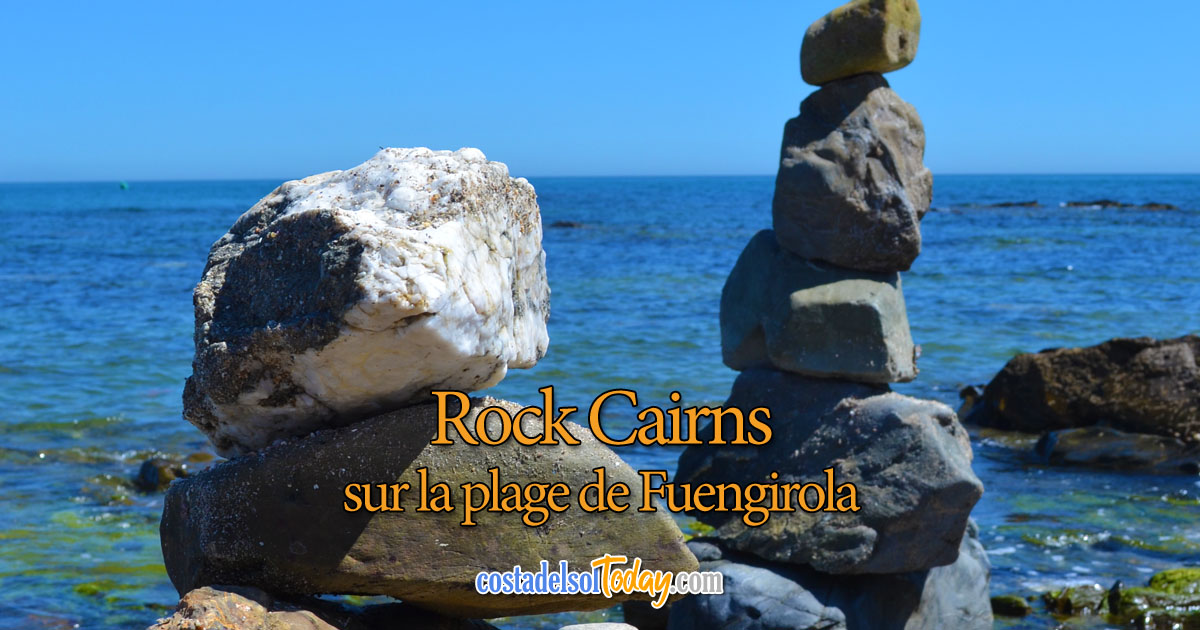 Rock Cairns sur la plage de Fuengirola