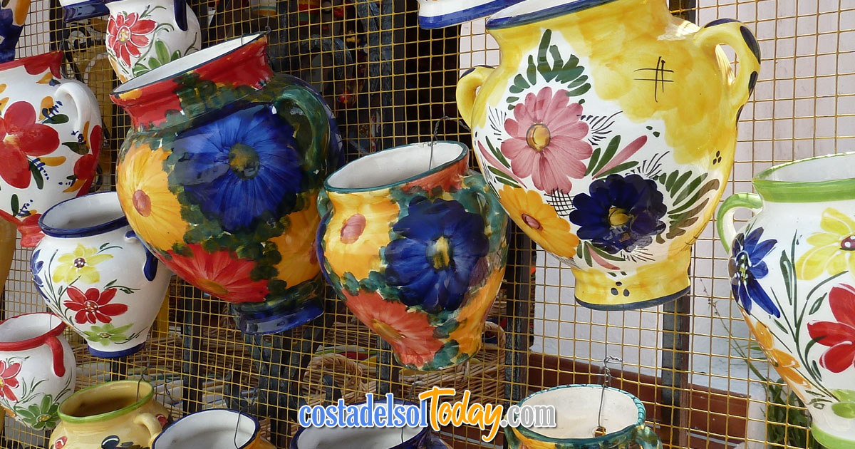 Traditional Colourful Pottery on Display in Mijas Pueblo, Mijas Costa, Costa del Sol, Andalucia, Spain OG01